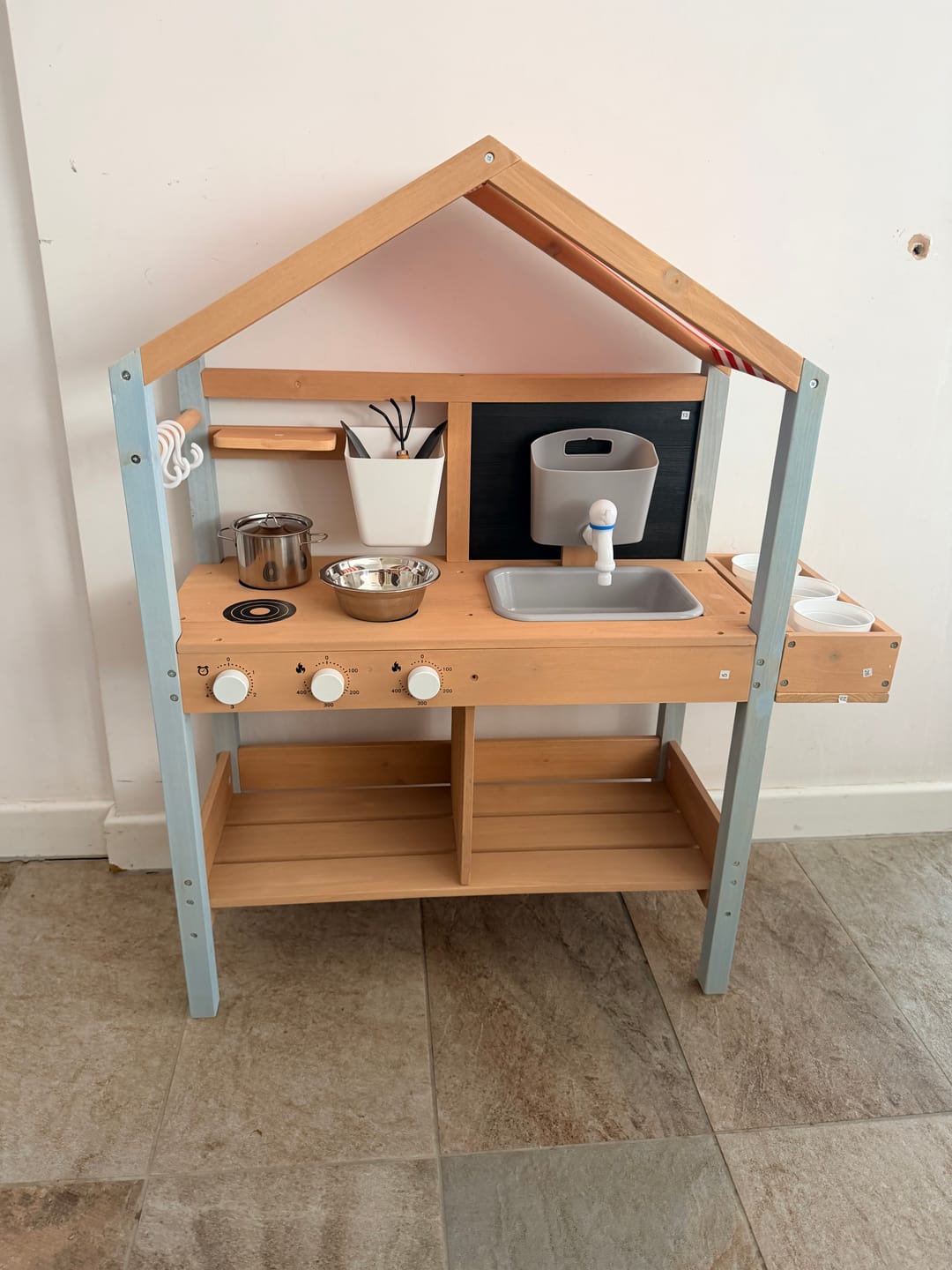 Customer photo review of Wooden Outdoor Mud Kitchen For Toddlers