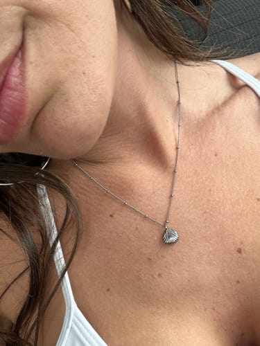 Customer photo review of Collar Concha Marina