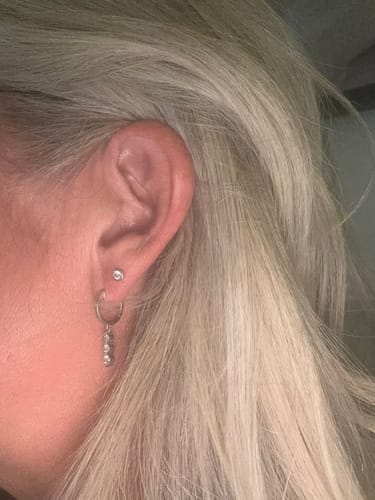 Customer photo review of Pendientes Pin
