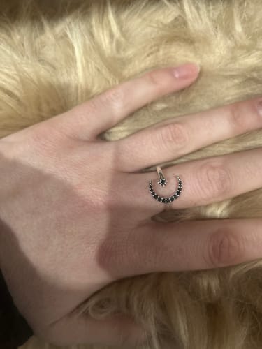 Customer photo review of Anillo Luna Creciente