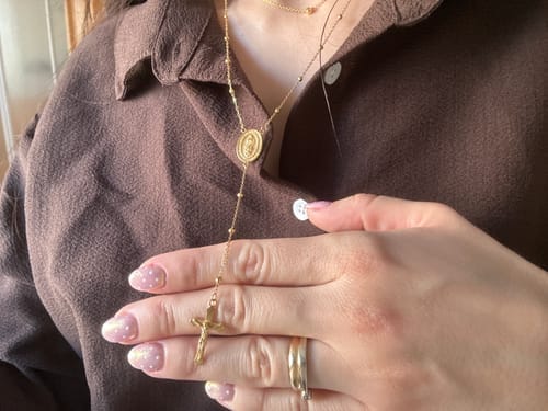 Customer photo review of Collar Virgen María Milagrosa