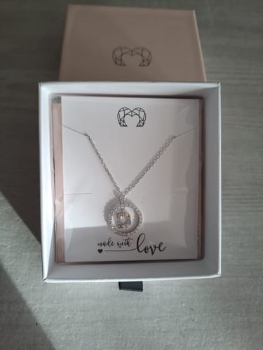 Customer photo review of Collar Iniciales Brillantes