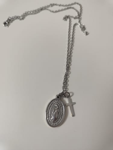 Customer photo review of Collar Virgen de Guadalupe