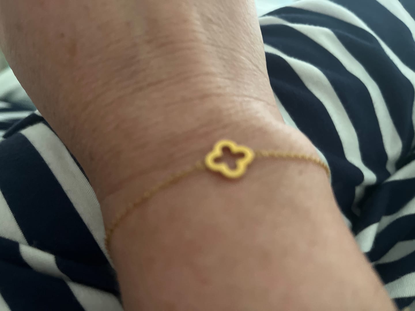 Customer photo review of Classic Clover Bracelet