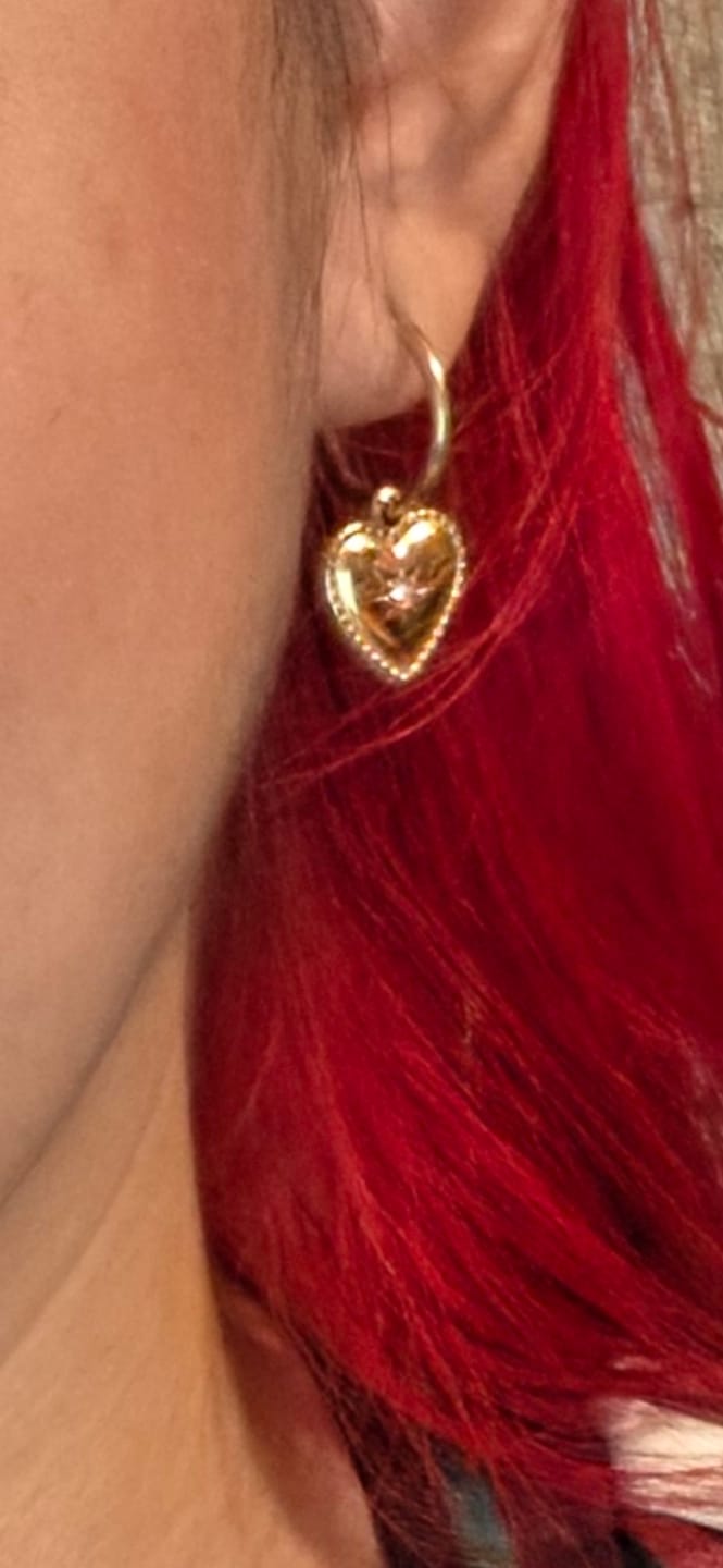 Customer photo review of Aretes Little Heart