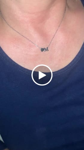 Customer photo review of Collar Letra Amor