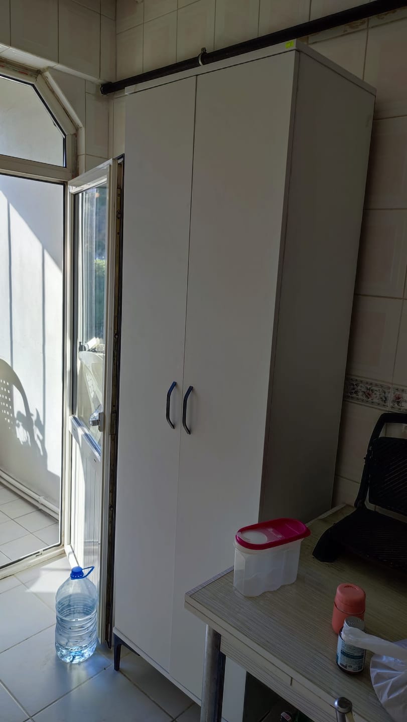 Customer photo review of Rani JE110 Çok Amaçlı Dolap 2 Kapaklı 5 Raflı Banyo Kiler Mutfak Dolabı Beyaz