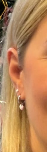 Customer photo review of Pendientes Aros Corazón