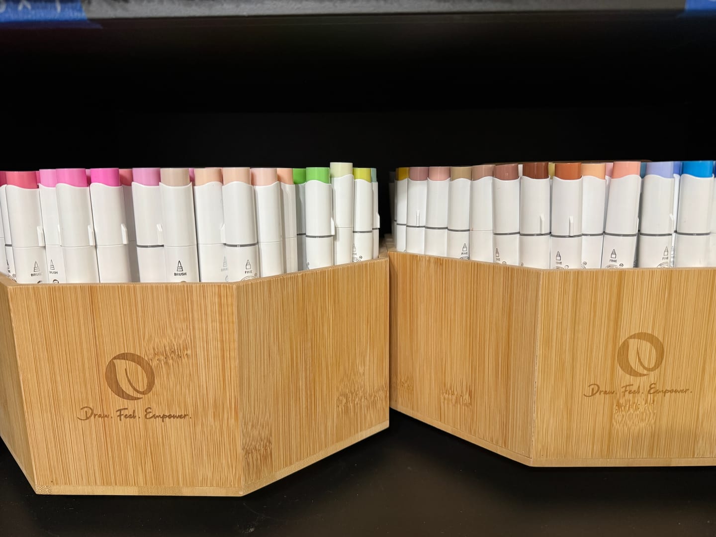 Customer photo review of Ohuhu 360° Bamboo Rotating Marker Organizer
