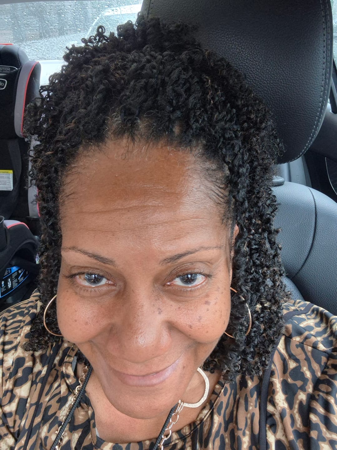 Customer photo review of Zury Sis V11 Mini Twist Crochet Loop Braids - YANKY TWIST 9"/10"/11"
