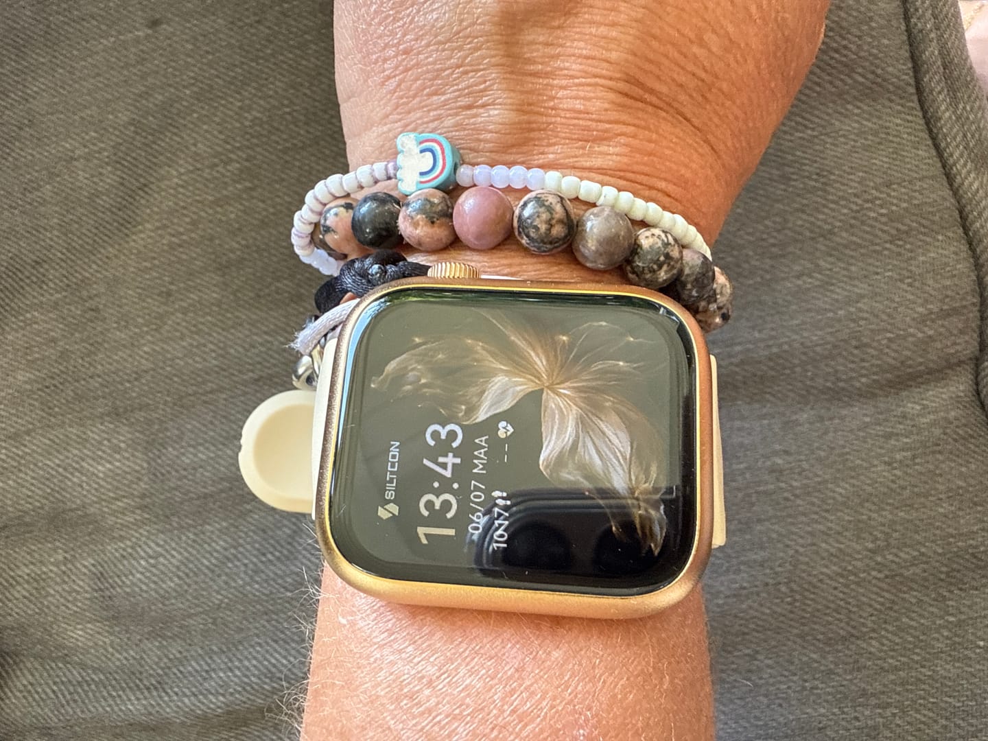 Customer photo review of Siltcon Seréa Smartwatch Dames - Goud