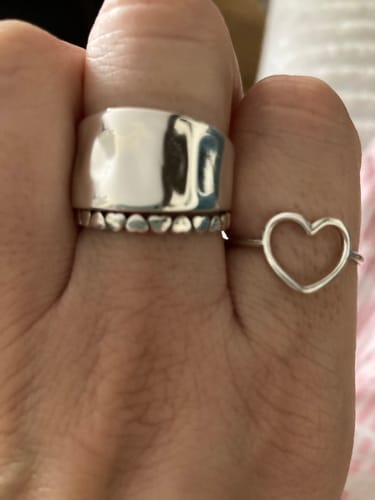 Customer photo review of Anillo Minimalist Heart