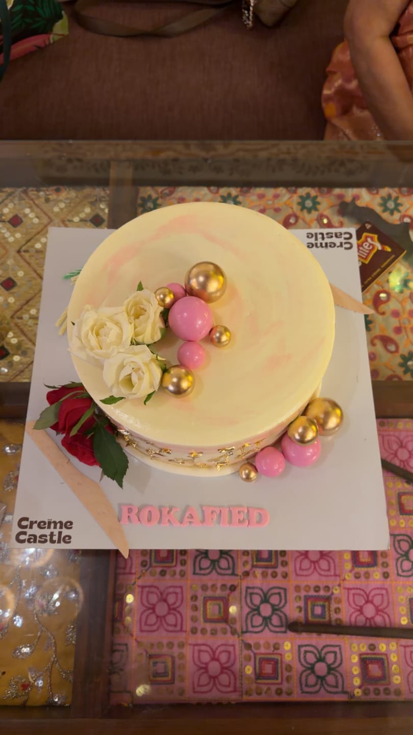 Customer photo review of Floral Gold Cake for Anniversary
