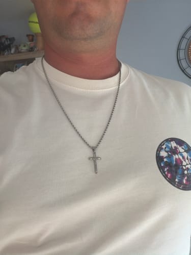 Customer photo review of Collar Hombre BRAVE Cruz Jesucristo