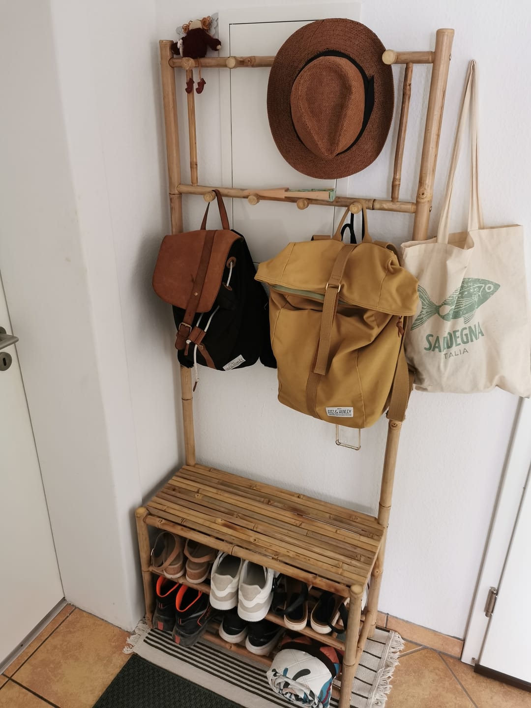 Customer photo review of MALACCA - Portant vestiaire en bois de bambou massif