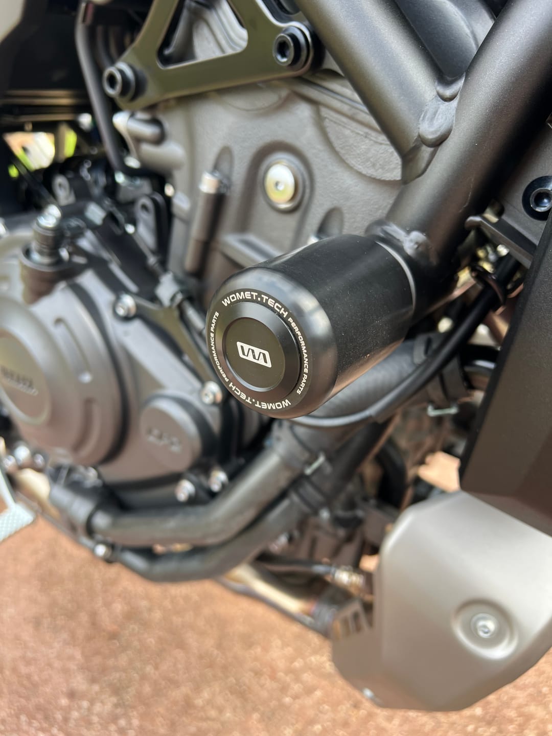 Customer photo review of Crash Pads / Frame Sliders for Yamaha R7 / MT07 & XSR700 (Standard Line)