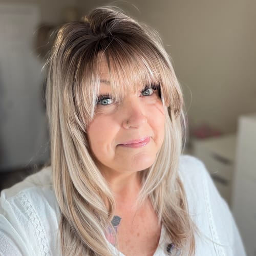 Customer photo review of JBEXTENSION 20 Inches Scalpiana Pearl Mist Blonde Wolf Cut 3.5X4 Hard Silky Top Natural Scalp Effect Wig with Bangs LILA PEARL MIST BLONDE