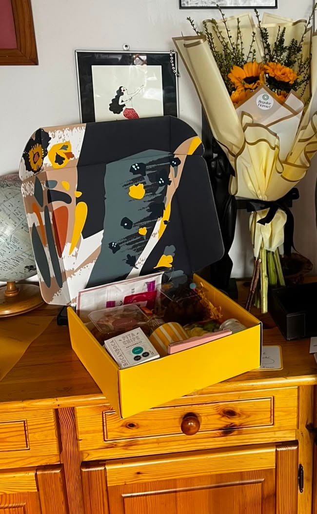 Customer photo review of Box Feliz Cumpleaños
