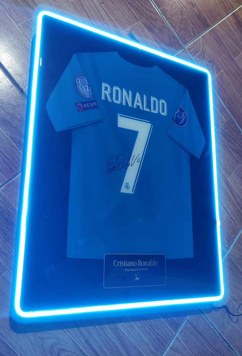 Customer photo review of Real Madrid 2017/18 Tercera - Diseño Jersey