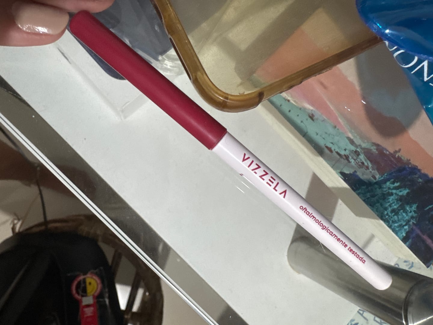 Customer photo review of Lapiseira para Olhos Bordô - Cherry - Vizzela