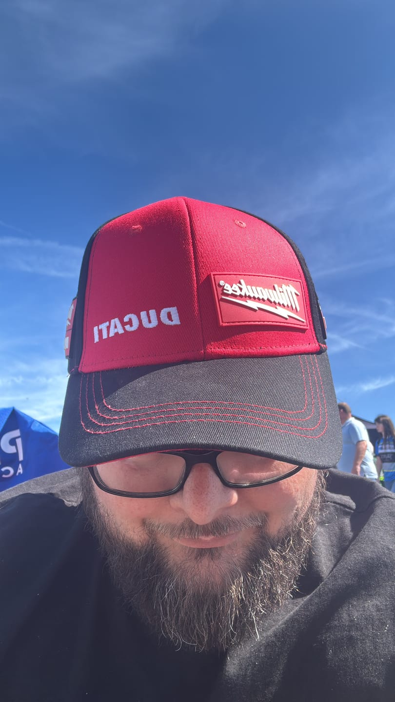 Customer photo review of Milwaukee Tools ® x DUCATI ® Team-Wear Trucker Hat