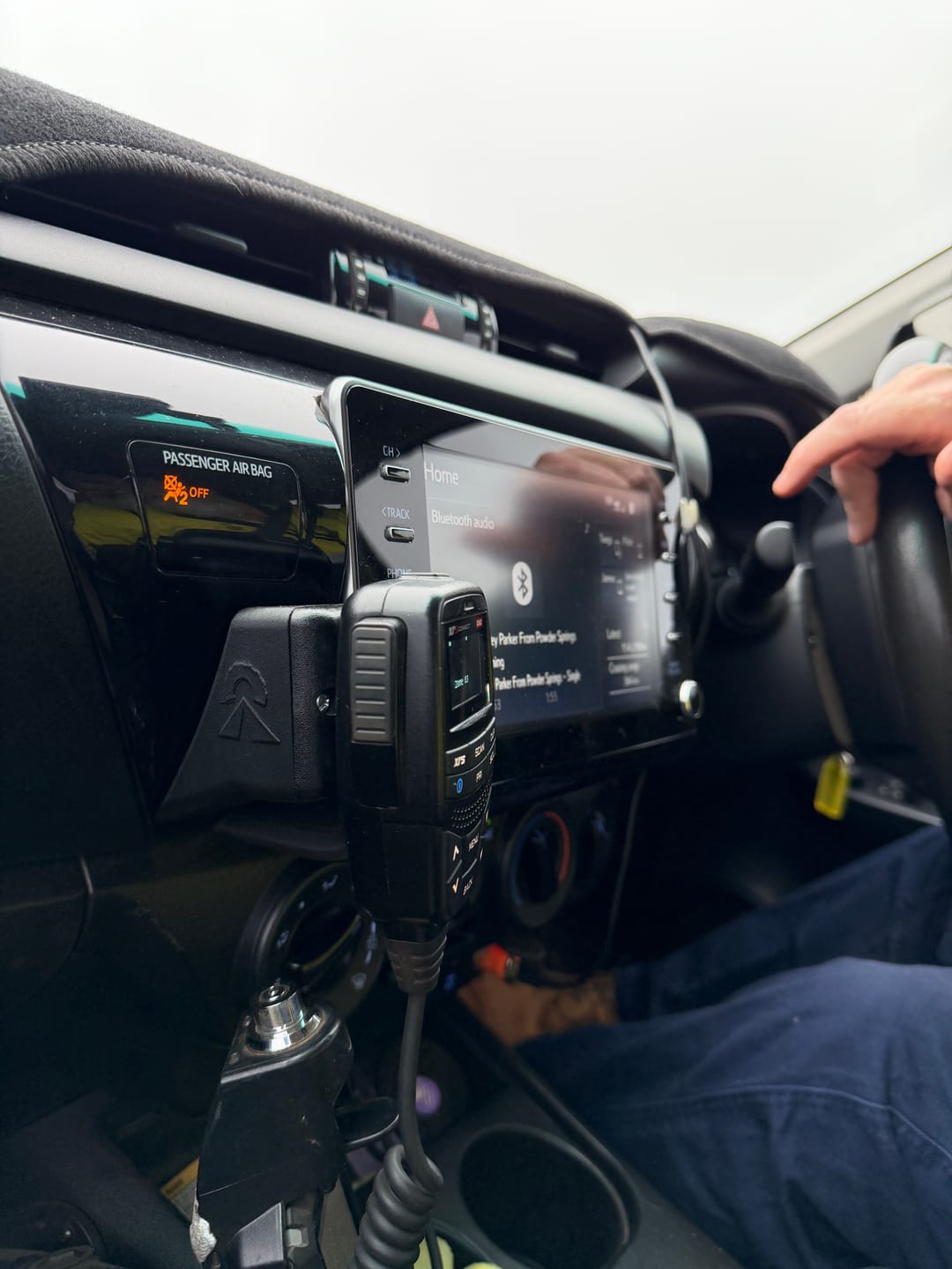 Customer photo review of UHF Handpiece Mount - N80 Hilux - Dash Mount