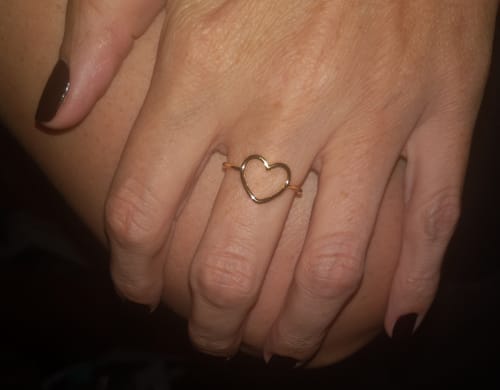 Customer photo review of Anillo Minimalist Heart
