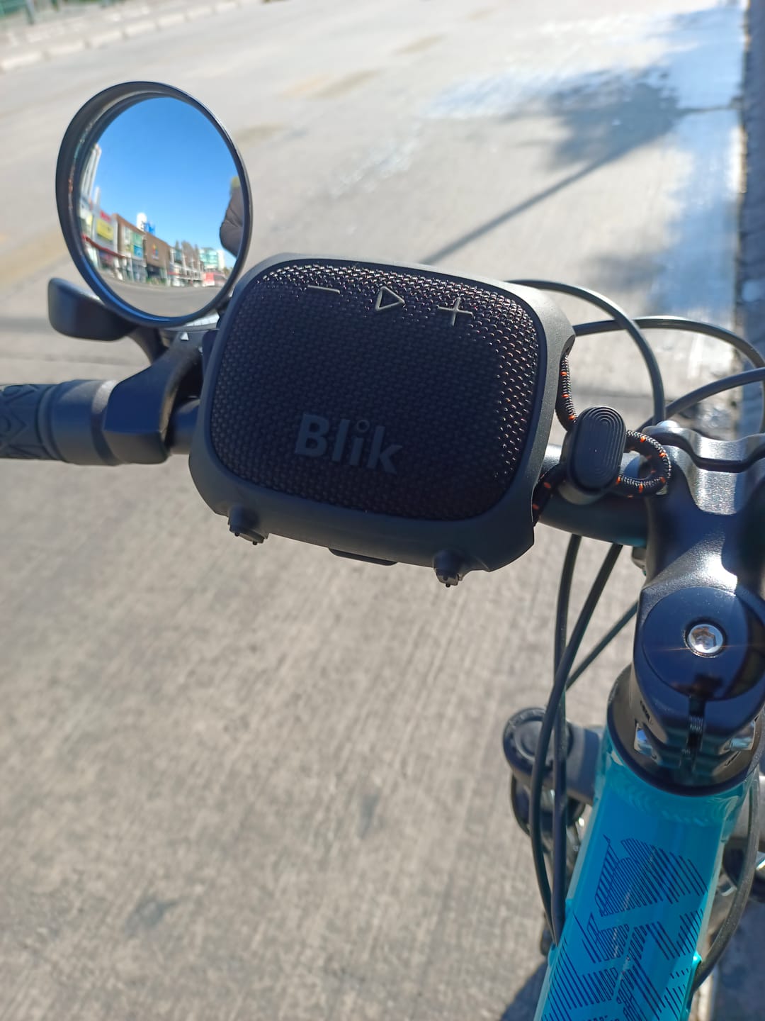 Customer photo review of Parlante Bluetooth Blik Rider 8W IPX7 5H Clip TWS Negro