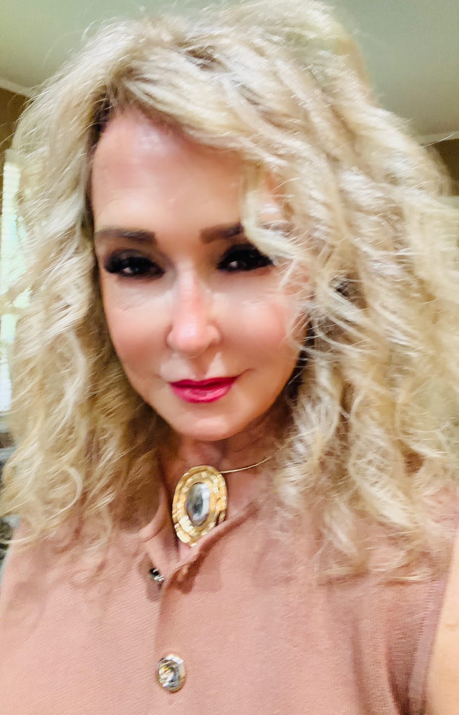 Customer photo review of Flex Hold Hairspray