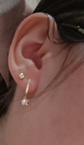 Customer photo review of Pendientes Pin