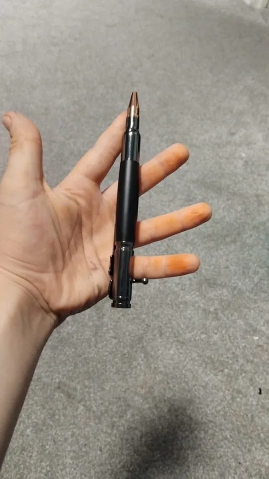 Customer photo review of Luxury Heavy Metal Ballpoint Pen