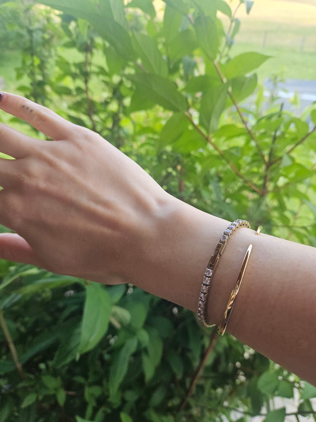 Customer photo review of Classic Claw Bangle