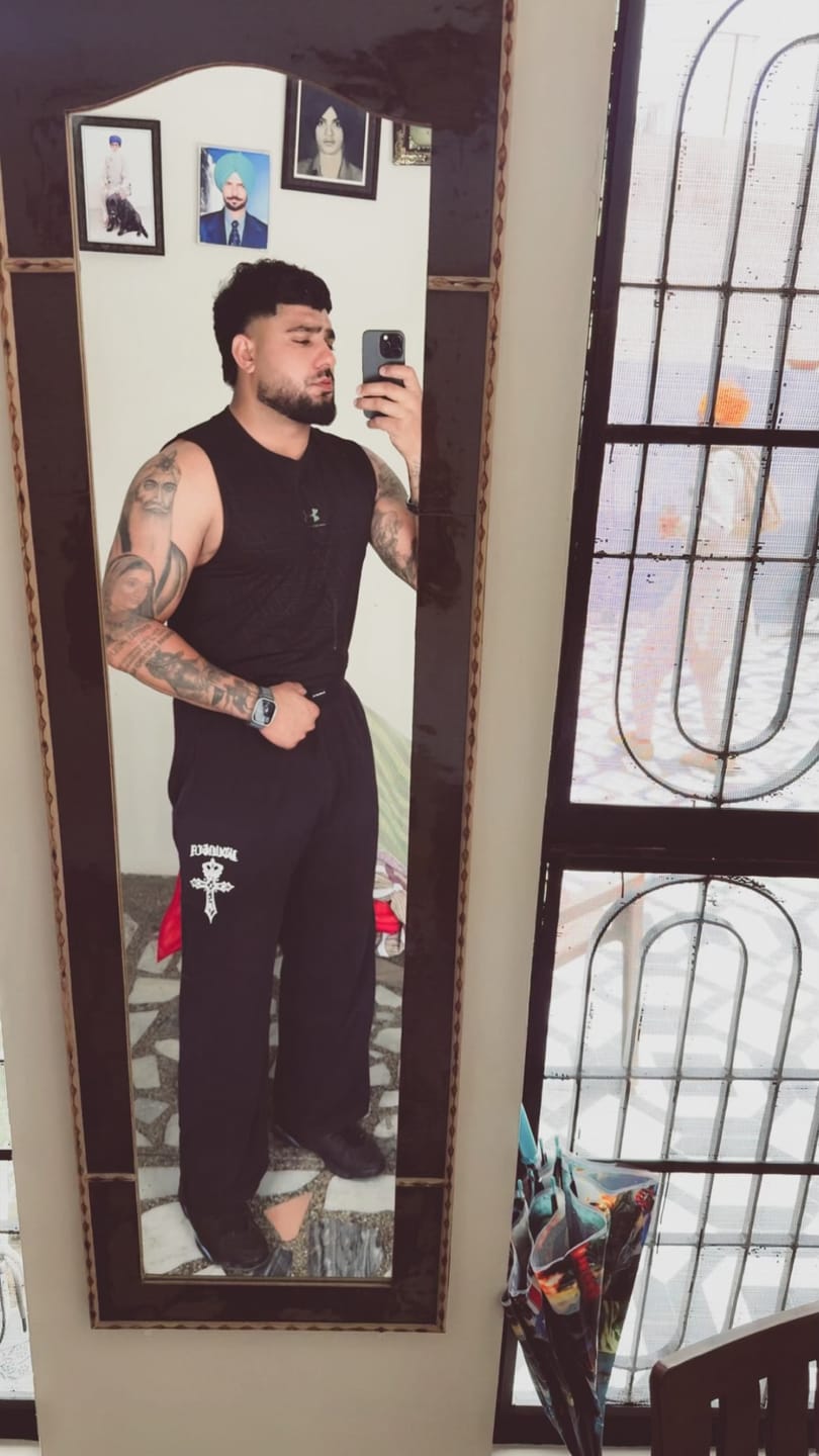 Customer photo review of 2183 - Looney Tunes Squad Sweats