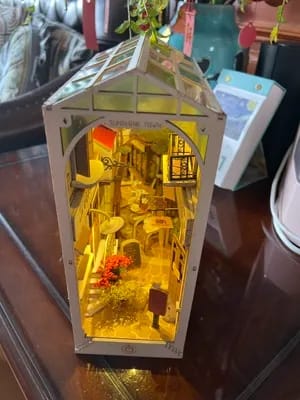 Customer photo review of Book Nook - Ville du Soleil