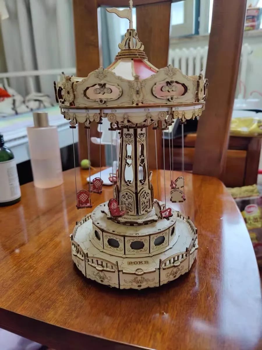 Customer photo review of Puzzle 3D Manège à chaises volantes