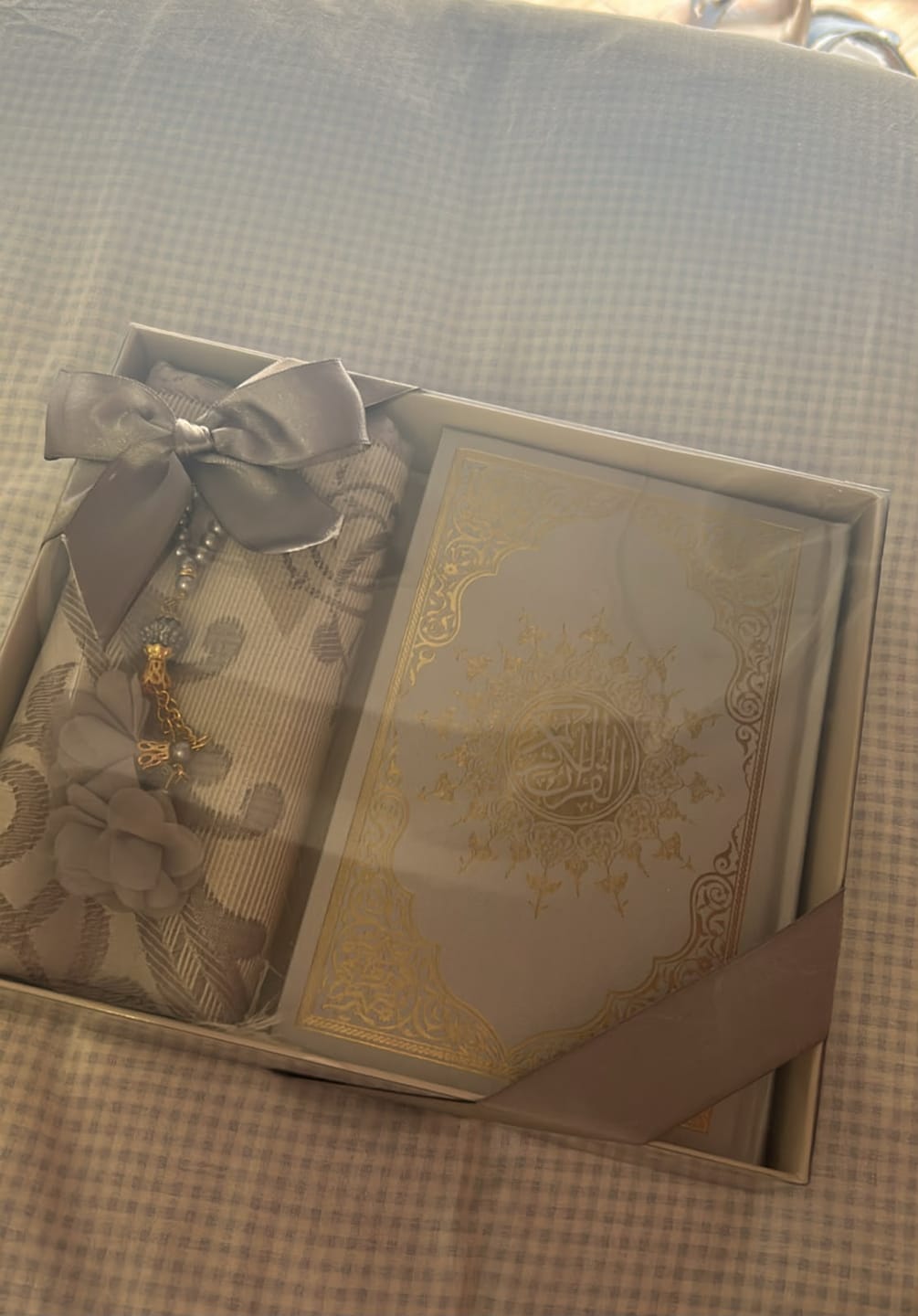 Customer photo review of Set Preghiera – Corano 20x13,5 cm, Tappeto e tasbih