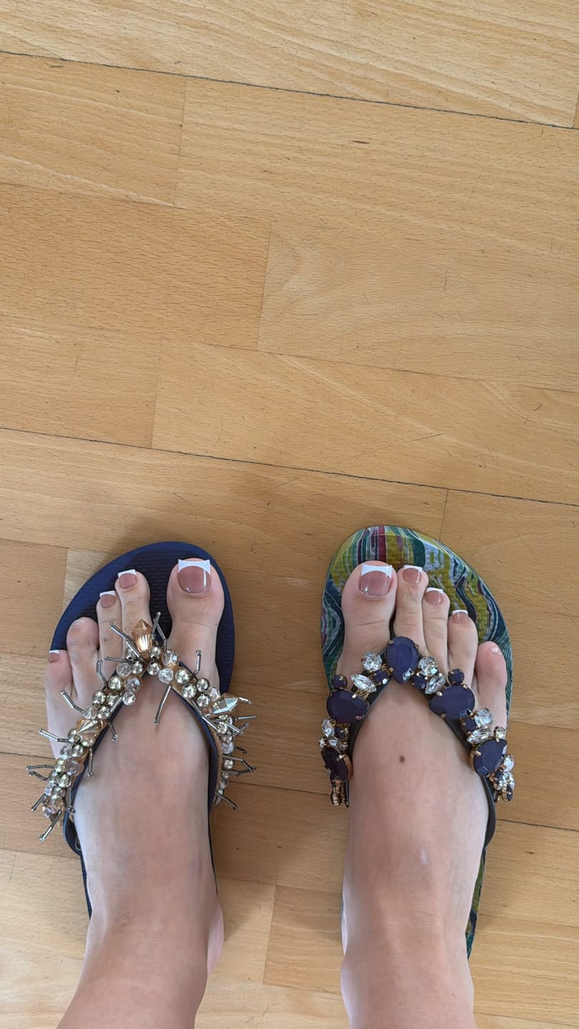 Customer photo review of Flip-Flop / Katja - Rainbow / B Ware - Druck kann sich lösen / Schuh wird in einer tollen Laptop Tasche versendet