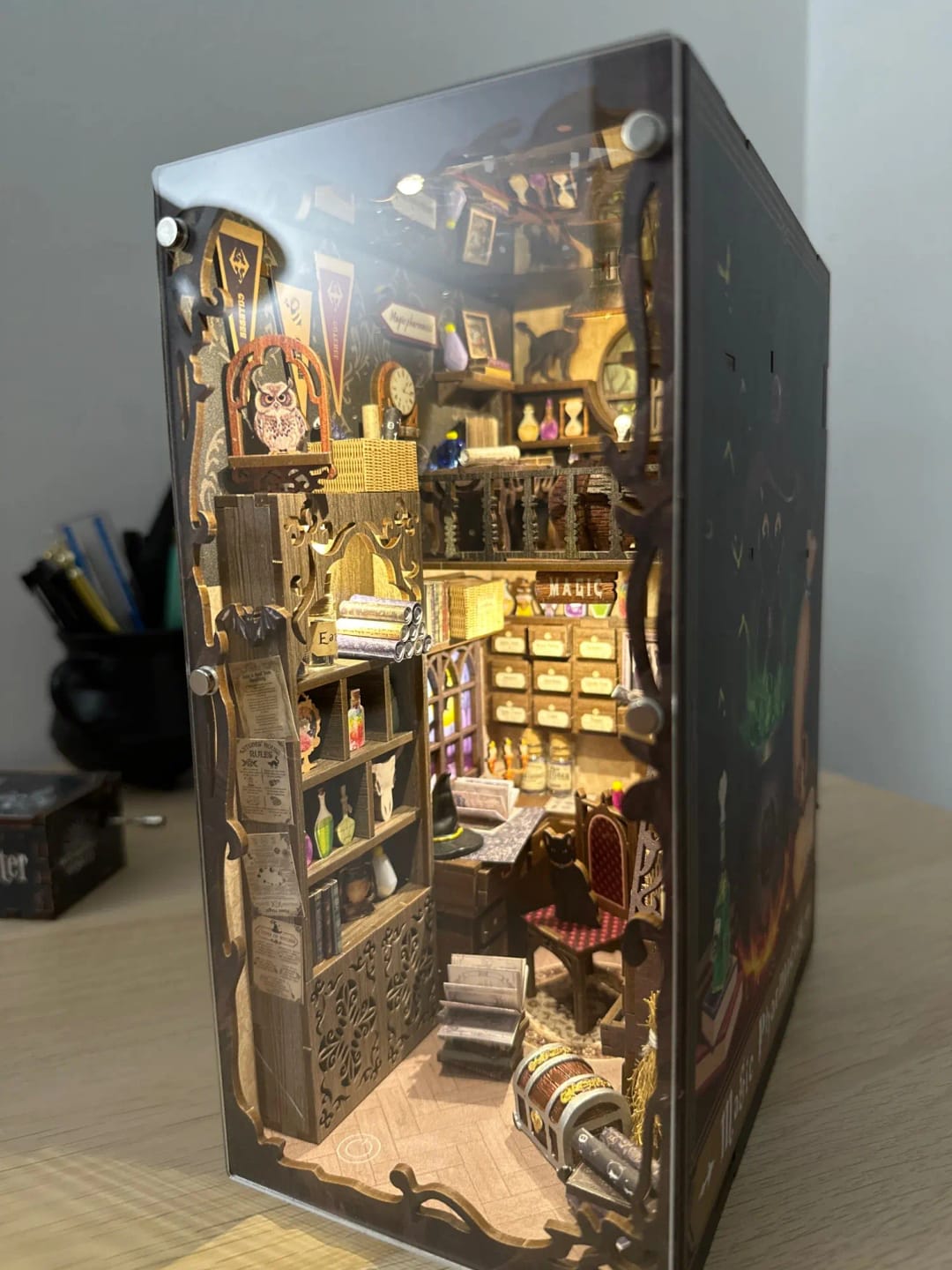 Customer photo review of Book Nook - Le Pharmacien Magique