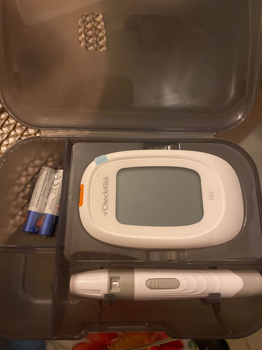 Customer photo review of Glucómetro digital portátil con Memoria 250 Registros GL582 | Marca Checkatek