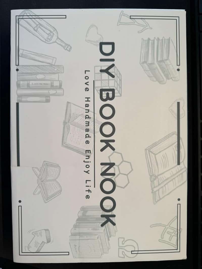 Customer photo review of Book Nook - Mystère dans le Train