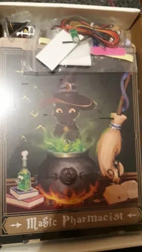 Customer photo review of Book Nook - Le Pharmacien Magique