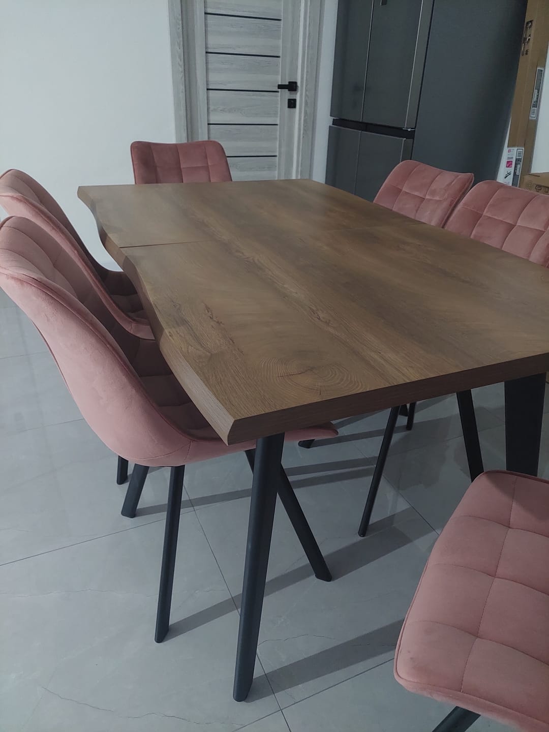 Customer photo review of Masa extensibila bucatarie DICKSON, stejar natural/negru, 150/210x90x75 cm