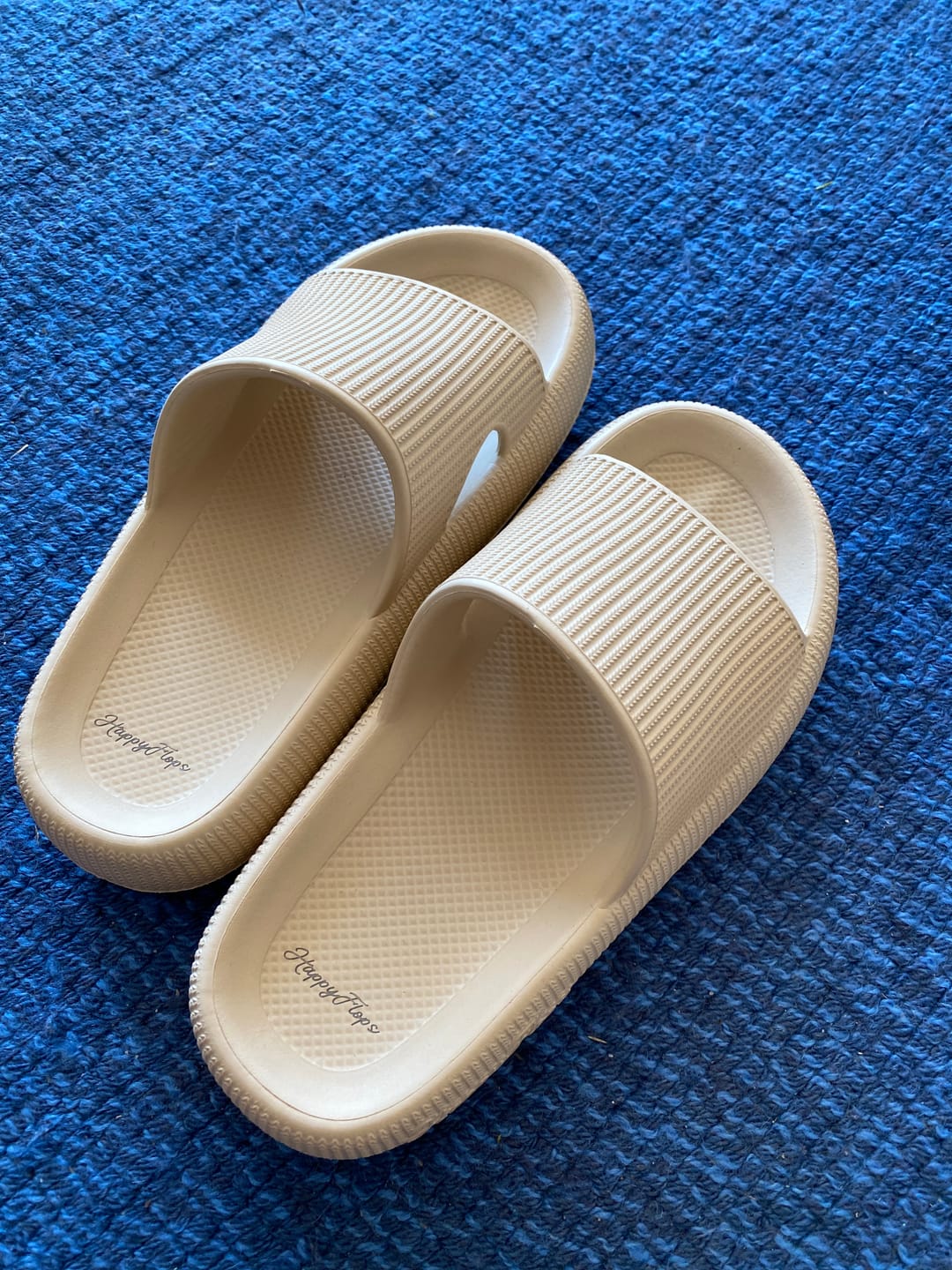 Customer photo review of HappyFlops Original