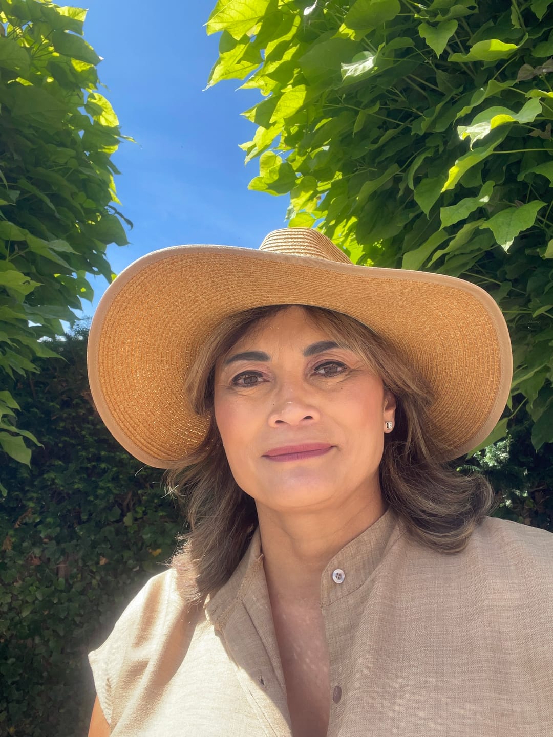 Customer photo review of Butterfly Wide Brim