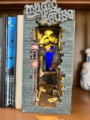 Customer photo review of Book Nook - Maison Magique