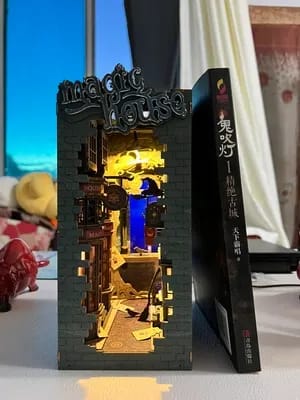 Customer photo review of Book Nook - Maison Magique
