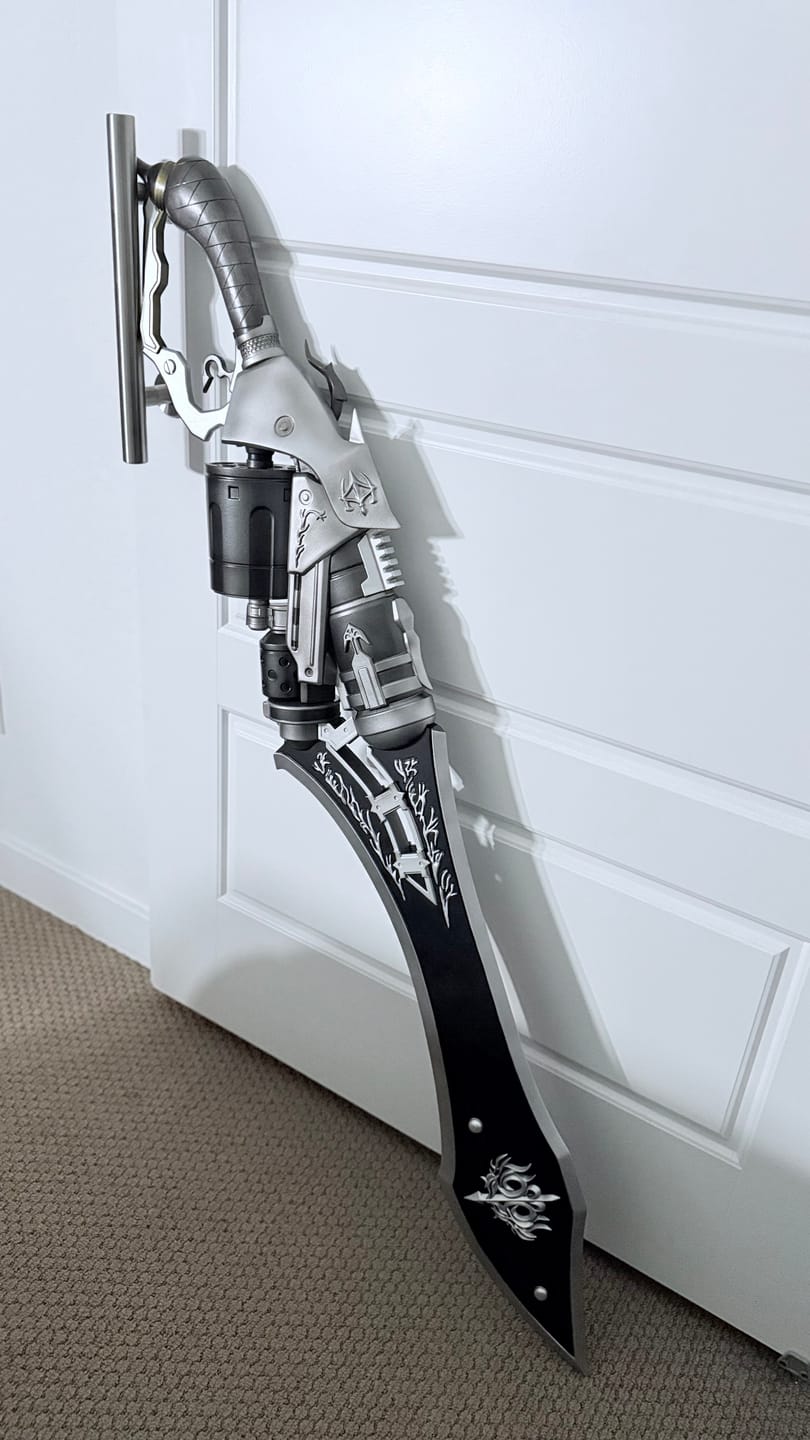Customer photo review of FFXIV Crownsblade Gunblade Replica • 1:1 Scale Cosplay Prop • Hand‑Painted, Finished, Ready to Display