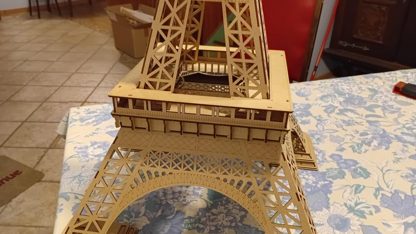 Customer photo review of Puzzle 3D Tour Eiffel Plus