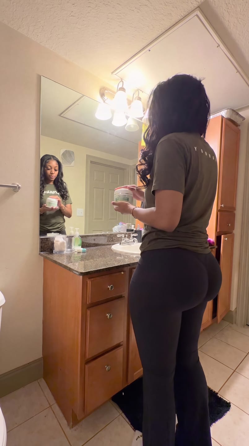 Customer photo review of "Big Booty Judy" Butt & Hip Enhancement Cream