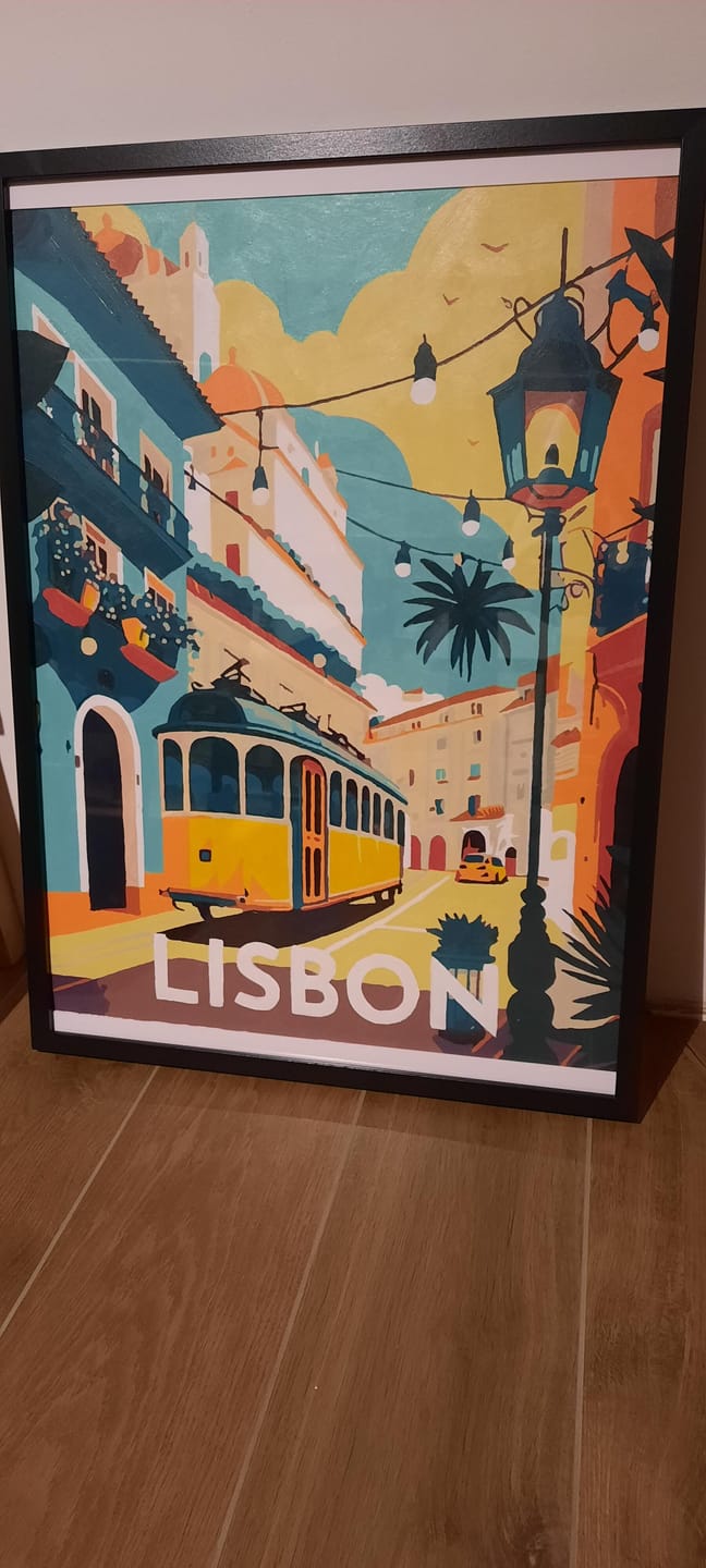 Customer photo review of Affiche Vintage Lisbonne